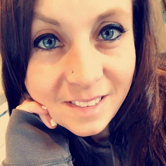 Meet your Posher, Brittney - Picture 1 of 1